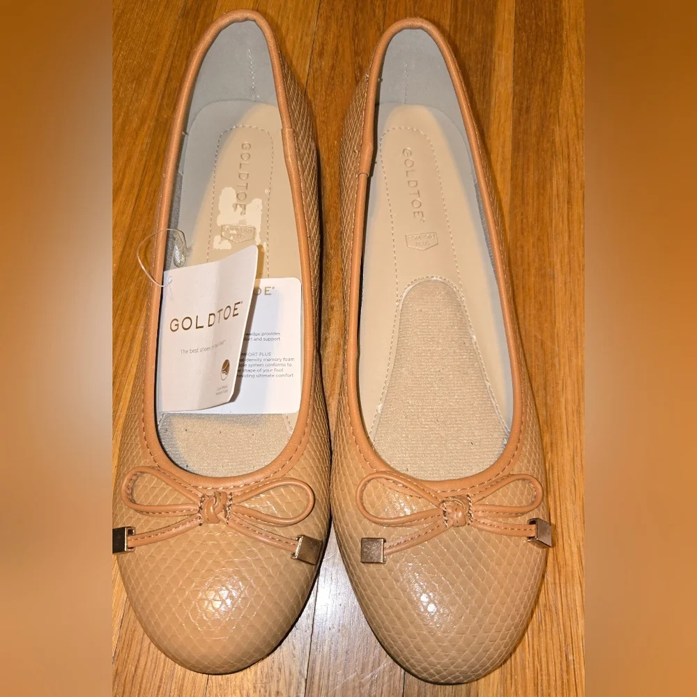 New Goldtoe Womens Ballet Flats Tan Faux Leather Slip On Shoes Size 8